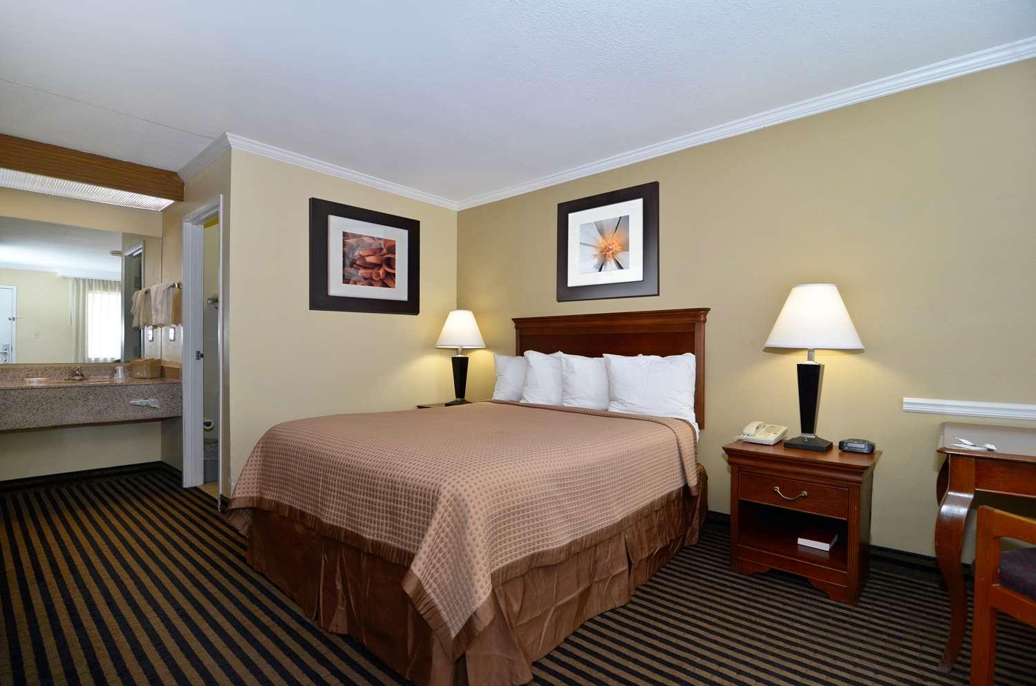 Best Western - Mckenzie Exterior photo
